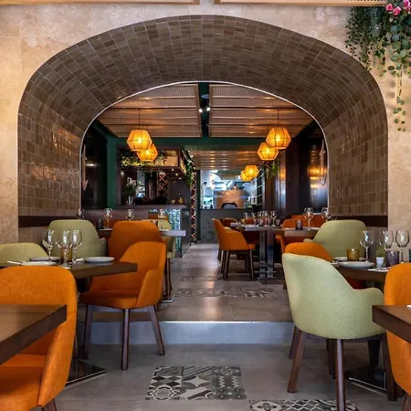 With Twin Beds & Kitchenette At The New Olo Living 24